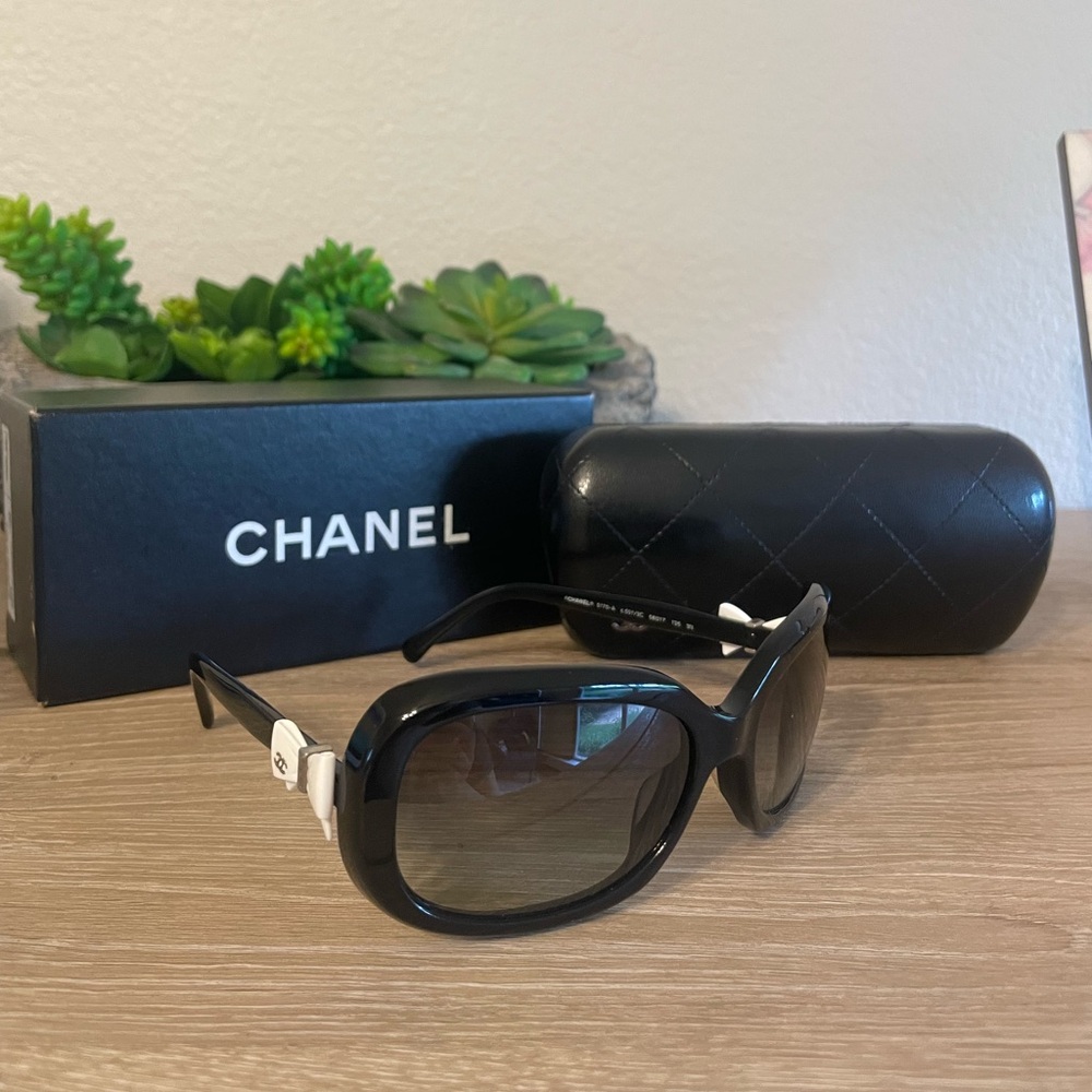 Authentic Chanel coco Ribbon sunglasses full set